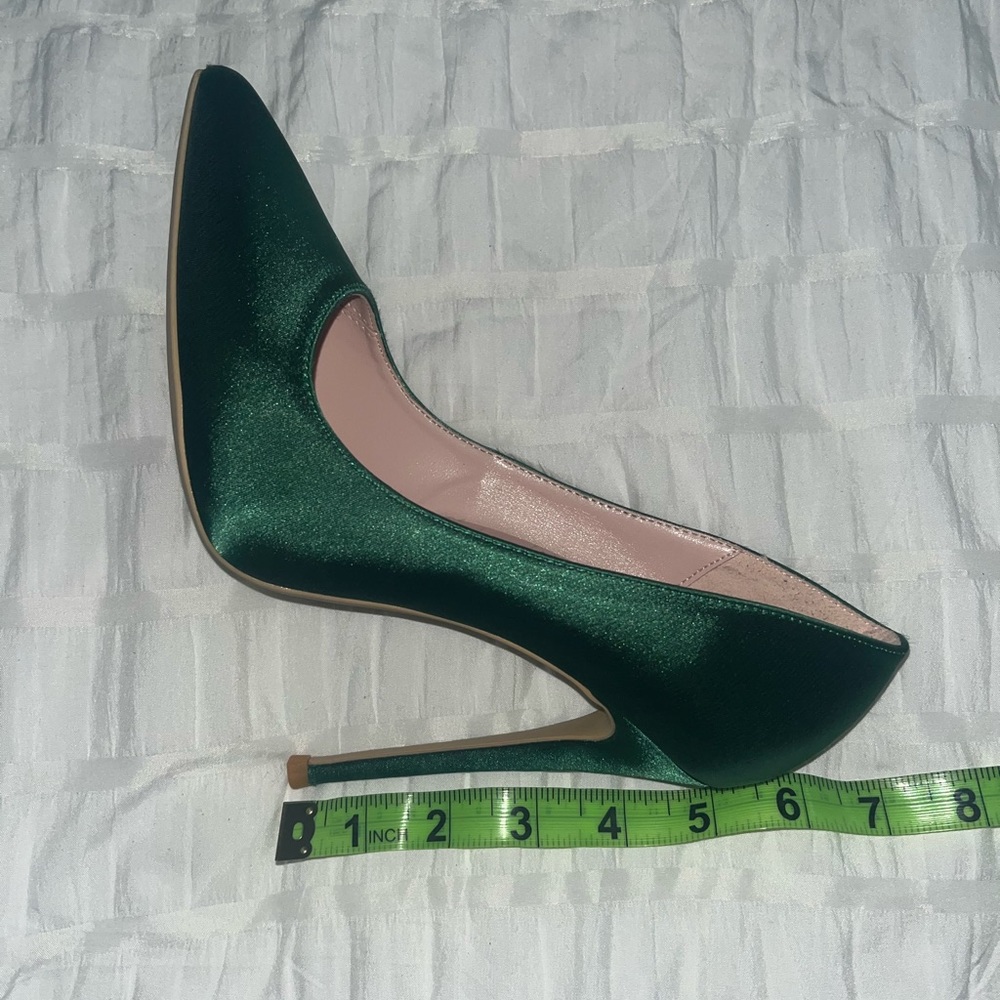 Pointy Toe Pumps - Picture 4 of 5